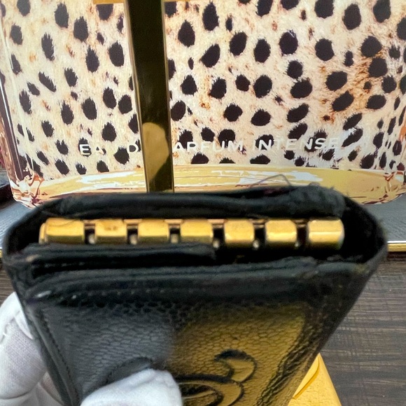 CHANEL Black Caviar Leather 6 Key
Holder Case Wallet - Picture 7 of 12